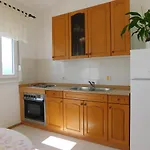 Salus Apartamento Pag Town