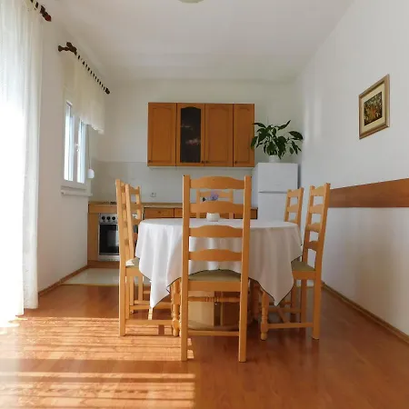 Salus Apartment