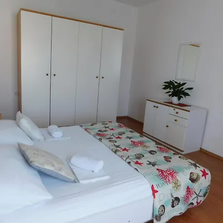 Apartman Salus *