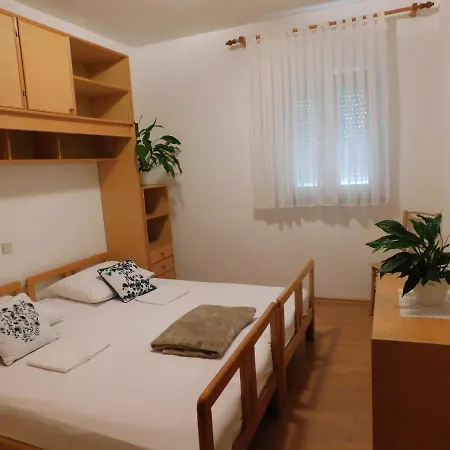 Salus Apartment *