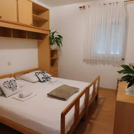 Apartment Salus Pag Town