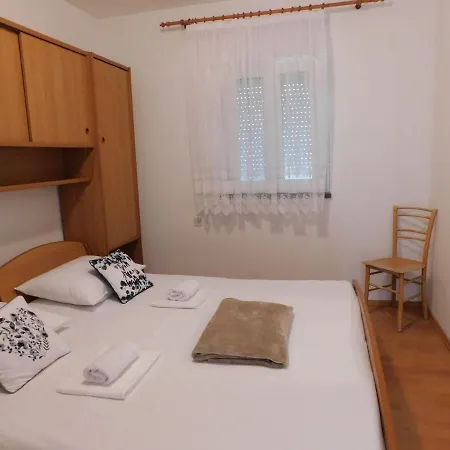 Salus Apartment *
