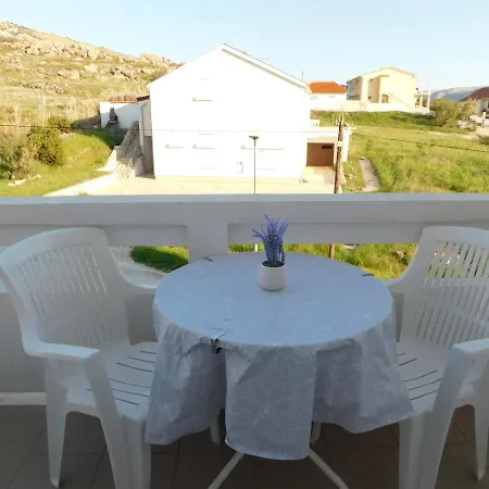 Salus Apartment