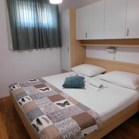 Salus Apartment
