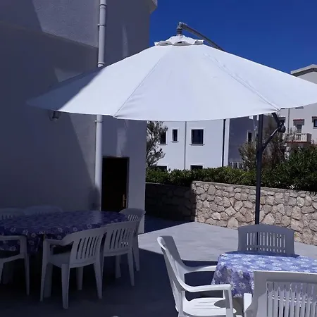 Salus Apartment