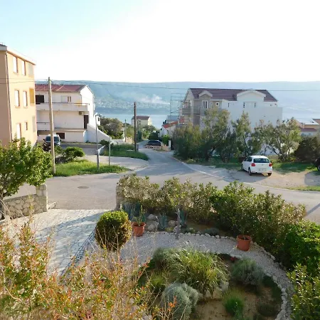 Salus Apartment Pag Town