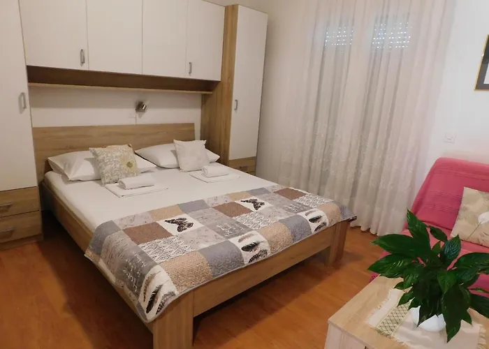 Salus Daire Pag Town